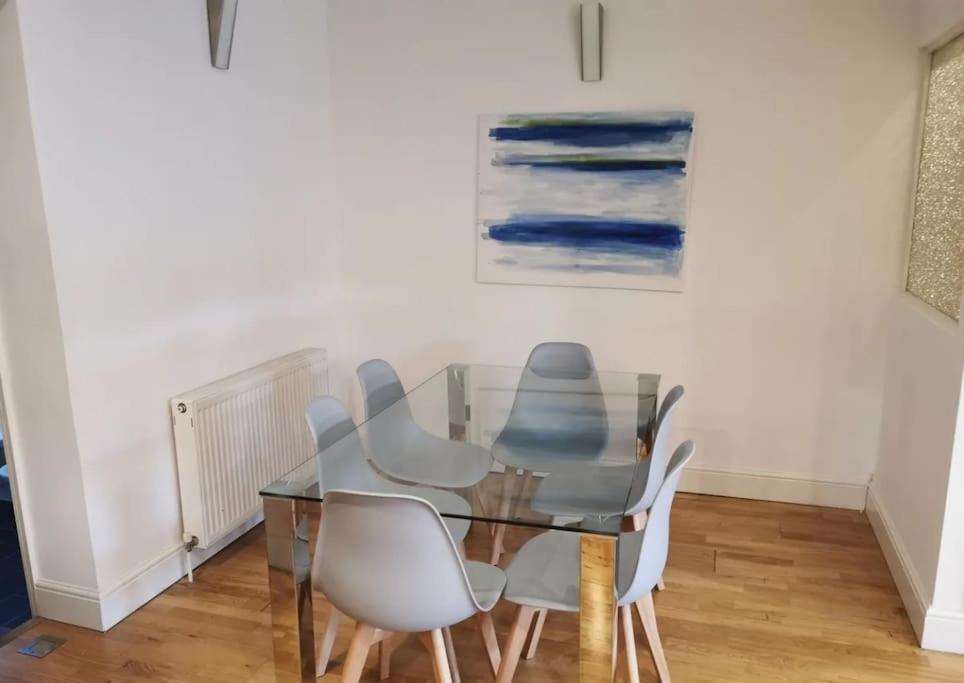 Center Wifi Netfix Comfy House Apartment *